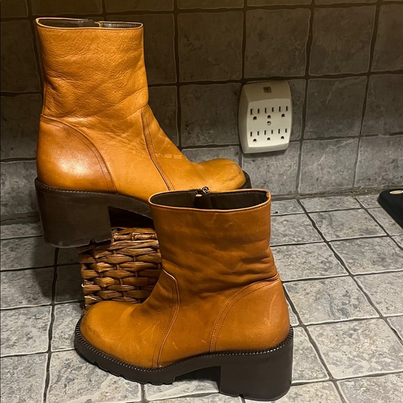 Steve Madden Shoes - Steve Madden Orange Heeled Boots